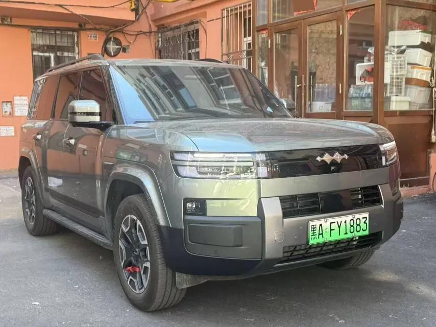 FangChengBao 2025 Titanium 7 1.5T Stepless 200KM Two-Drive Max Edition Automatic Gear 2