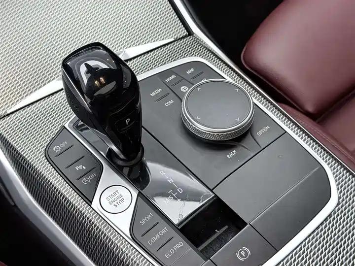 BMW 4 Series 2022 425i M Sports Night Suit 39