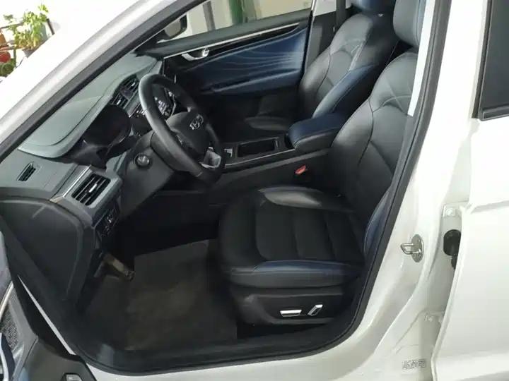 Emgrand GL 2021 UP 1.4T CVT Leading Type 15