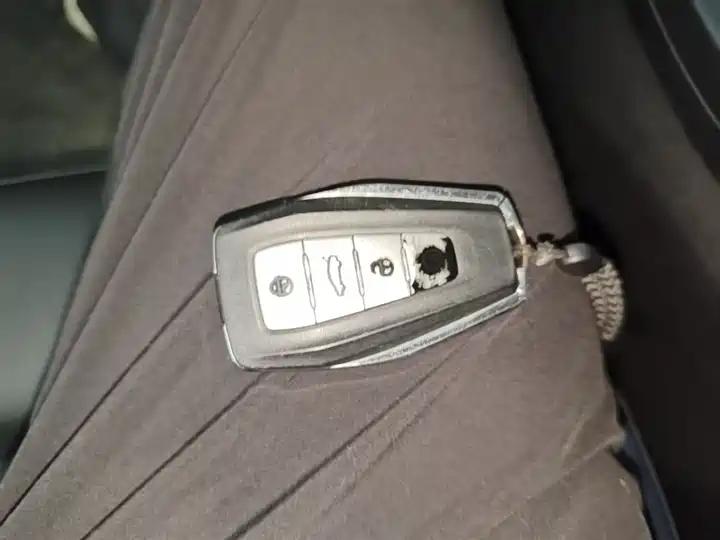Emgrand GL 2021 UP 1.4T CVT Leading Type 9