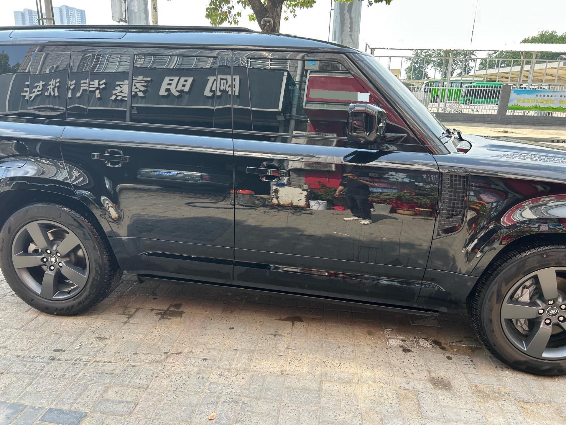 Land Rover Guard (Imported) 2025 Guard 110 48V 3.0T P400 -Dynamic HSE Automatic Gear 4