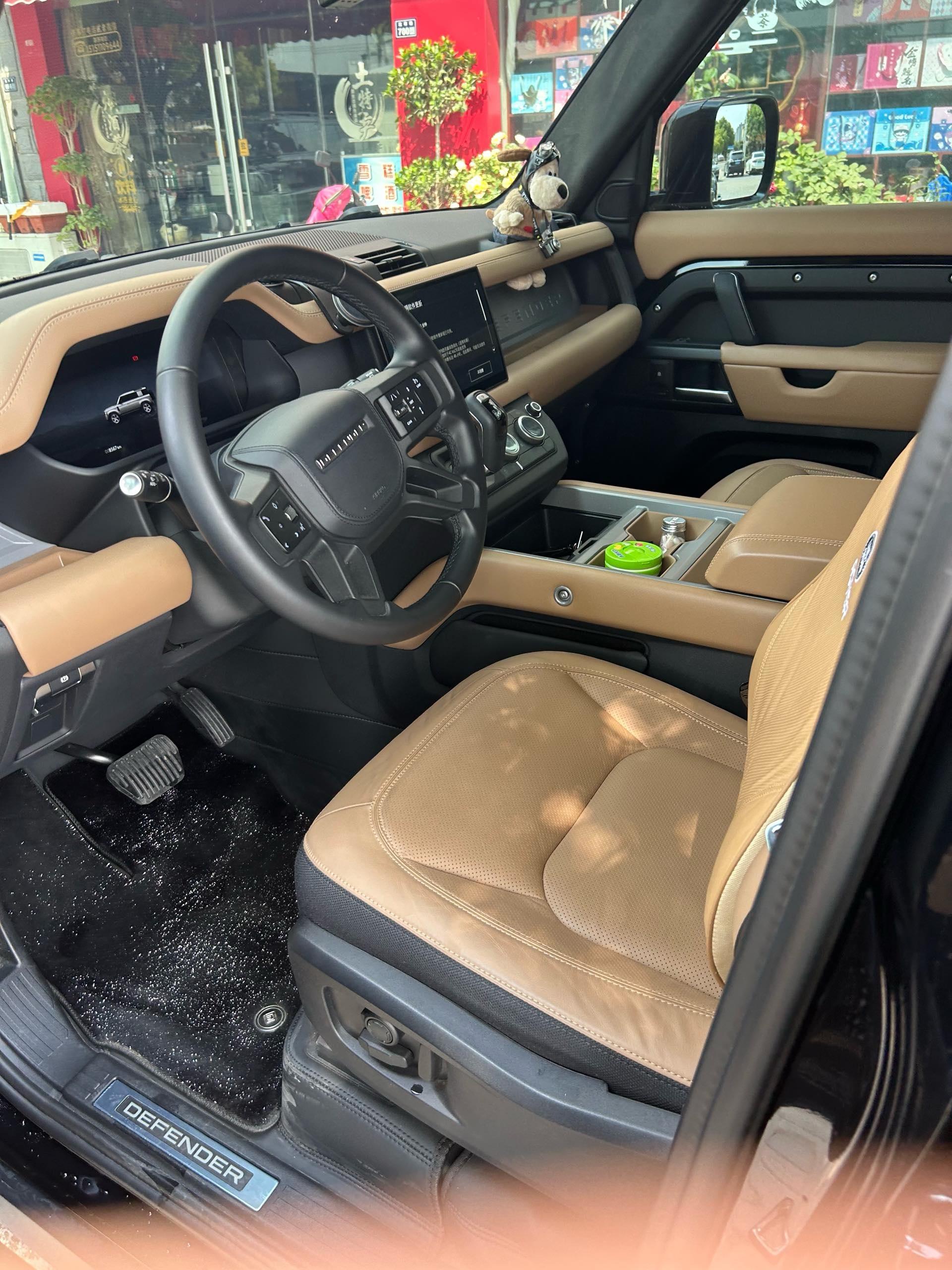 Land Rover Guard (Imported) 2025 Guard 110 48V 3.0T P400 -Dynamic HSE Automatic Gear 7