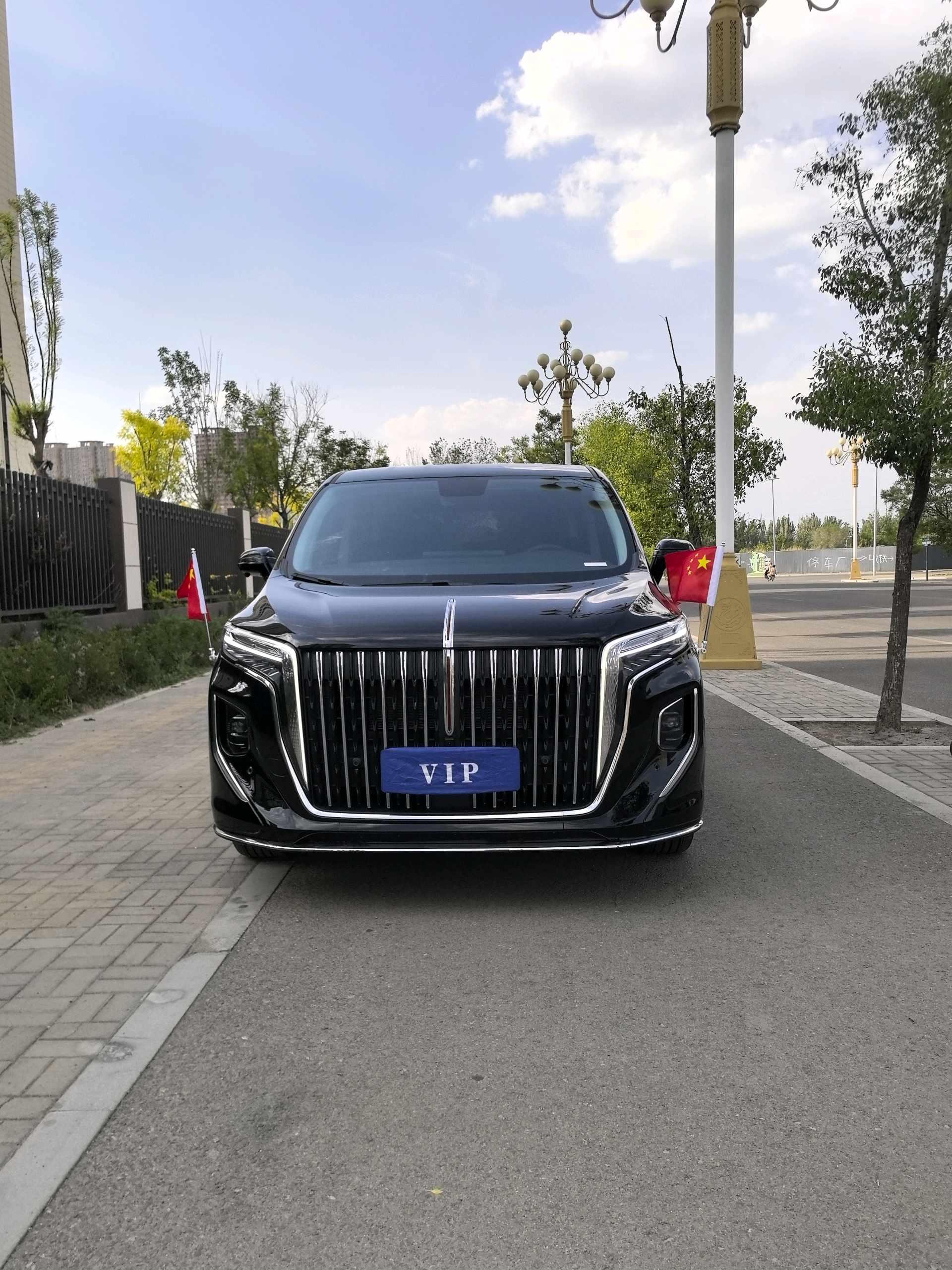 HongQi 2024 HQ9 PHEV 2.0T 4WD Business Edition Welfare Edition Automatic Gear 2