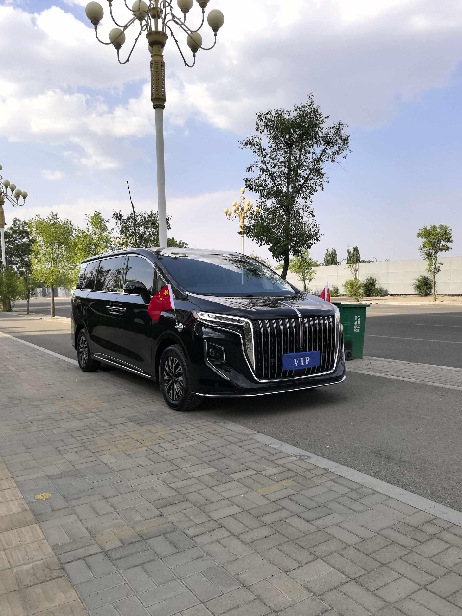 HongQi 2024 HQ9 PHEV 2.0T 4WD Business Edition Welfare Edition Automatic Gear 3