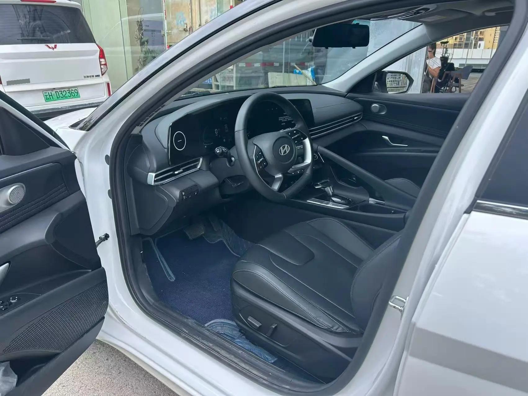 Elantra 2023 1.5L CVT LUX Prestige Edition 7
