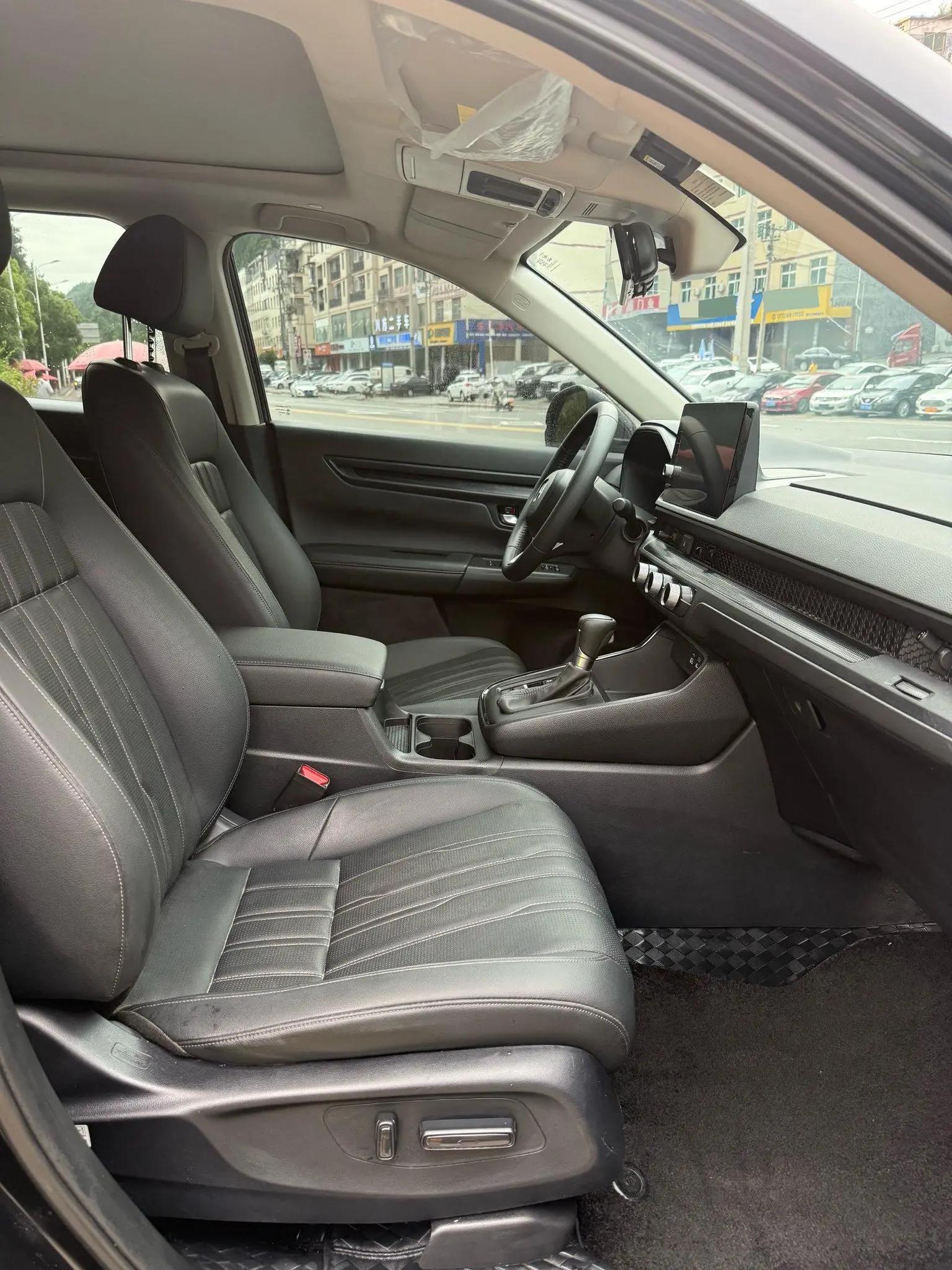 Honda 2025 BREEZE 1.5T CVT 240TURBO Two-Wheel Drive Luxury 5-Seater Automatic 4