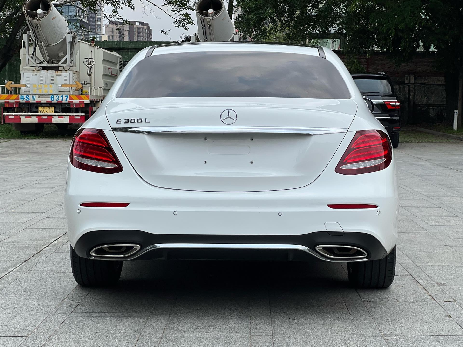 Mercedes Benz E-Class 2020 E 300 L Sports Fashion 11