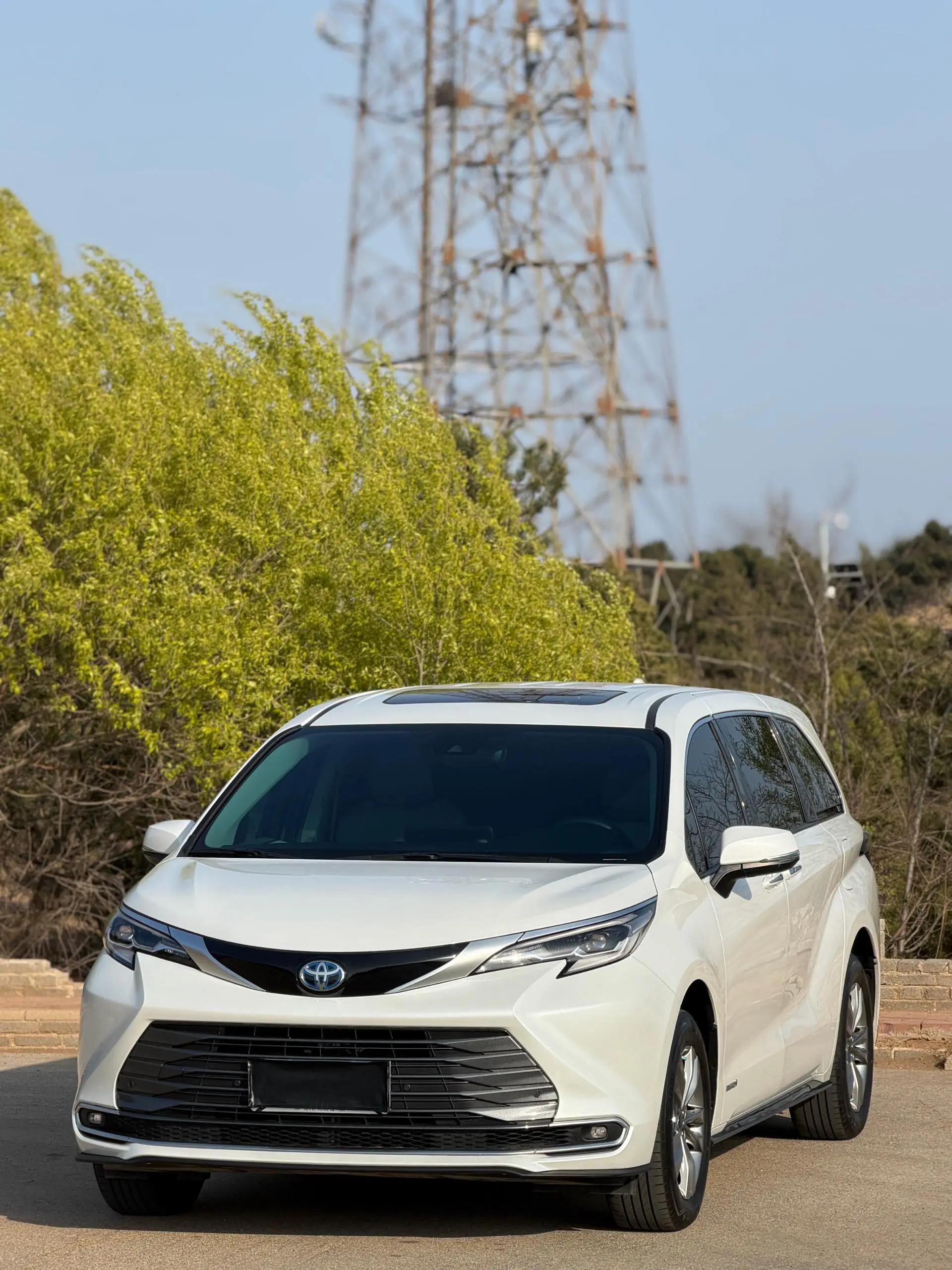 Toyota 2023 Sana 2.5 Stepless Deluxe Edition Automatic Gear