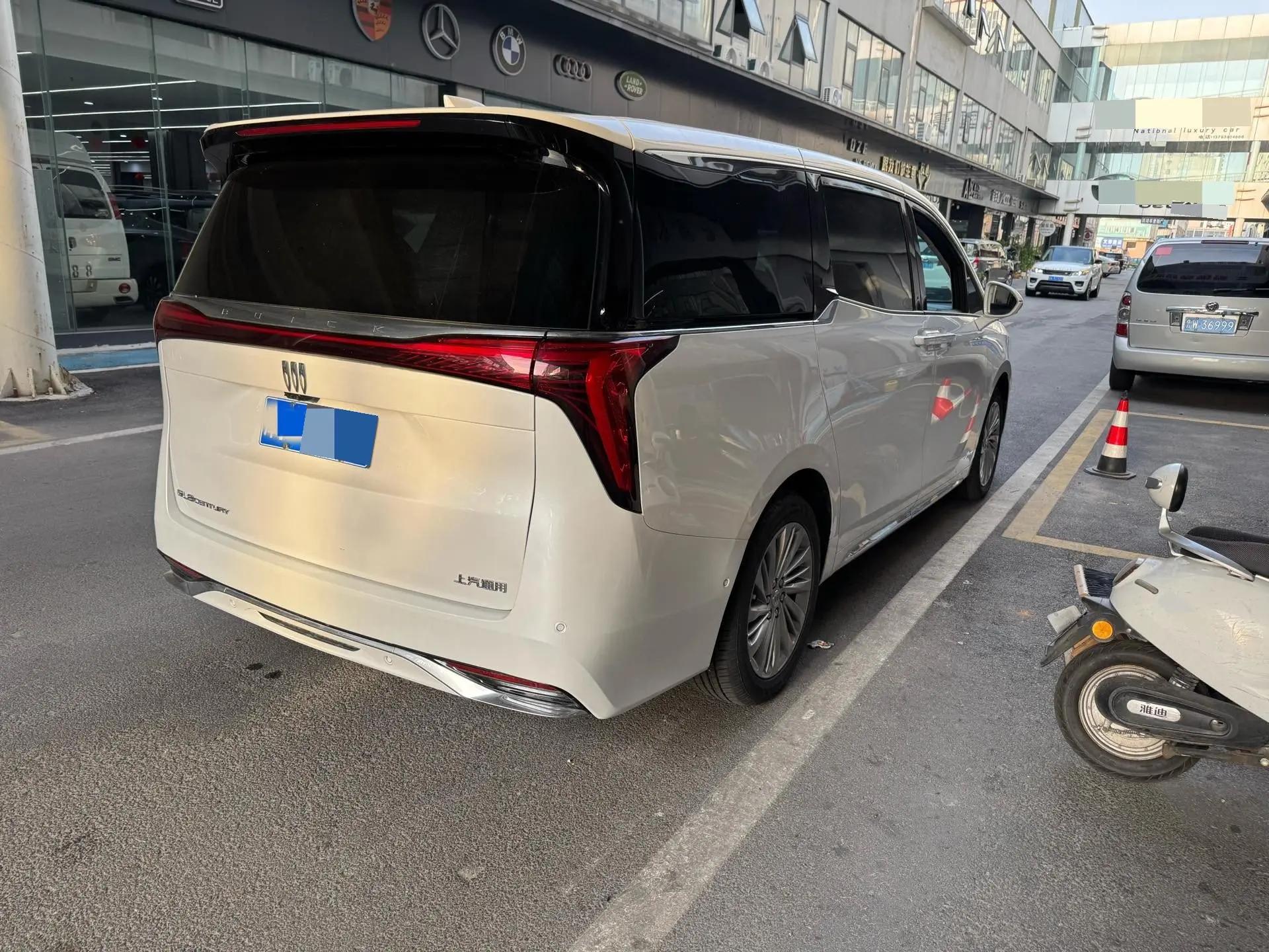 Century 2023 2.0T Six-seat World Edition 8