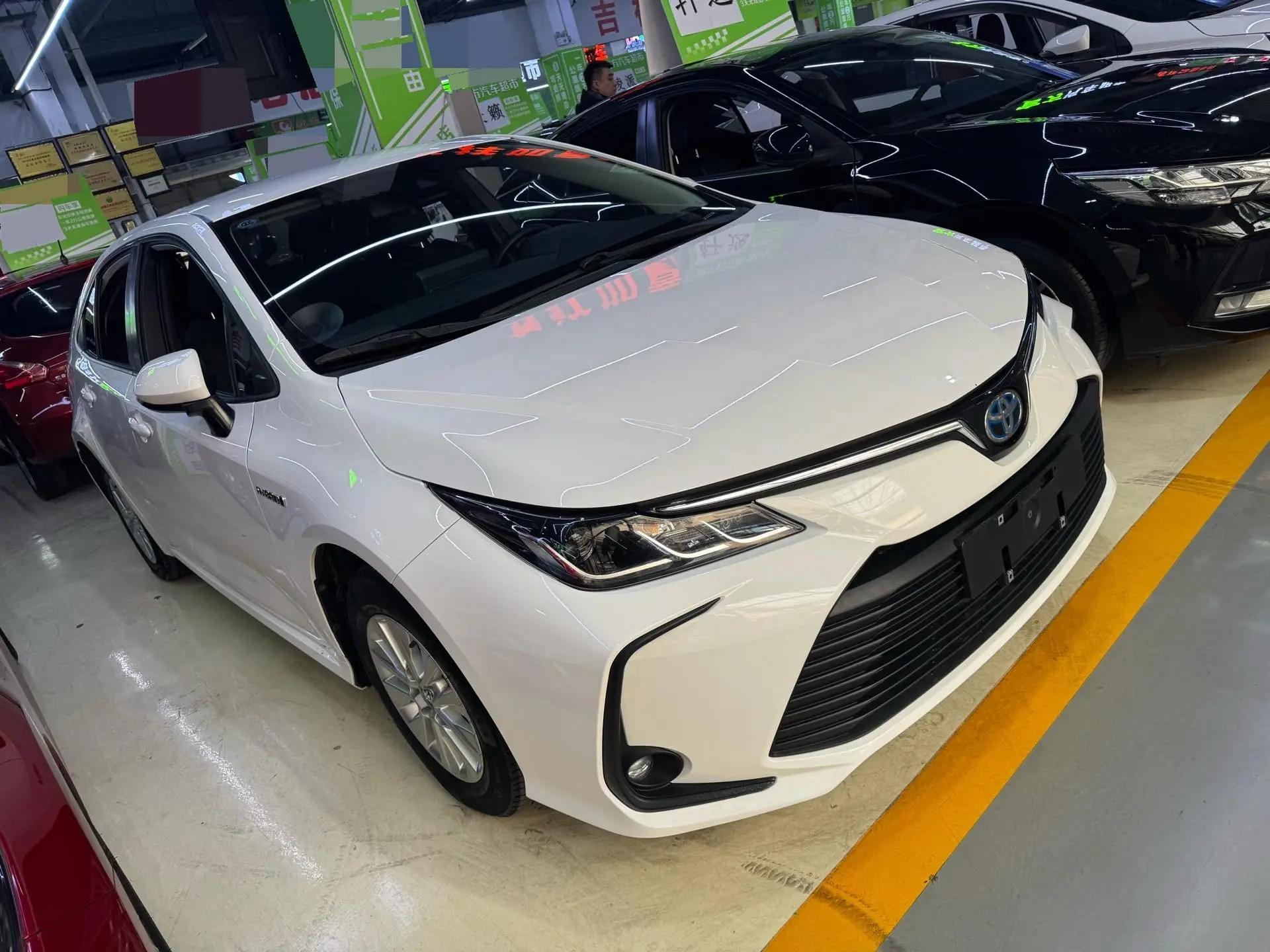 Corolla 2021 Double Engine 1.8L E-CVT Pioneer Edition 2