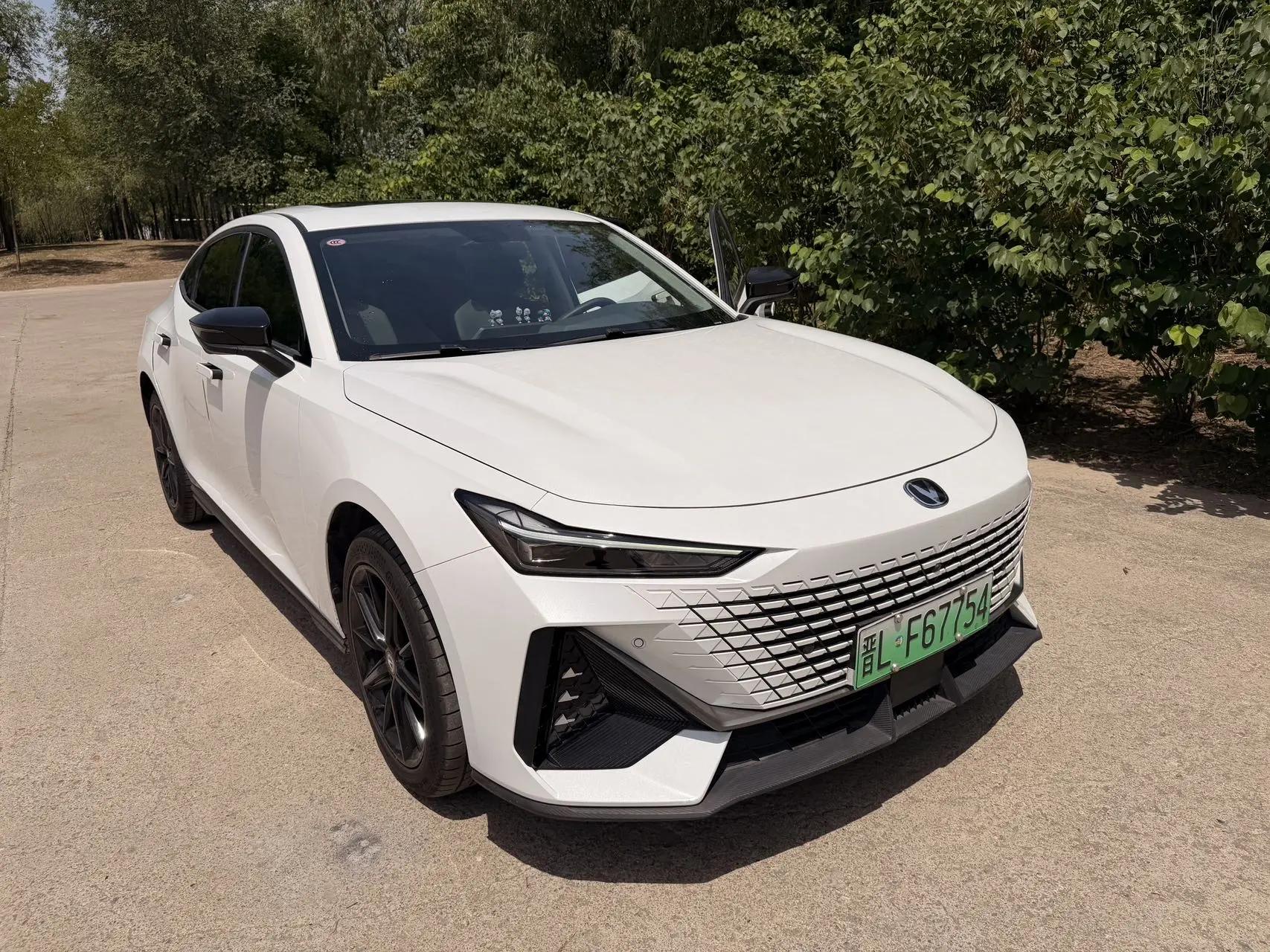 ChangAn UNI-V New Energy 2022 Blue Whale iDD 1.5T Basic 5
