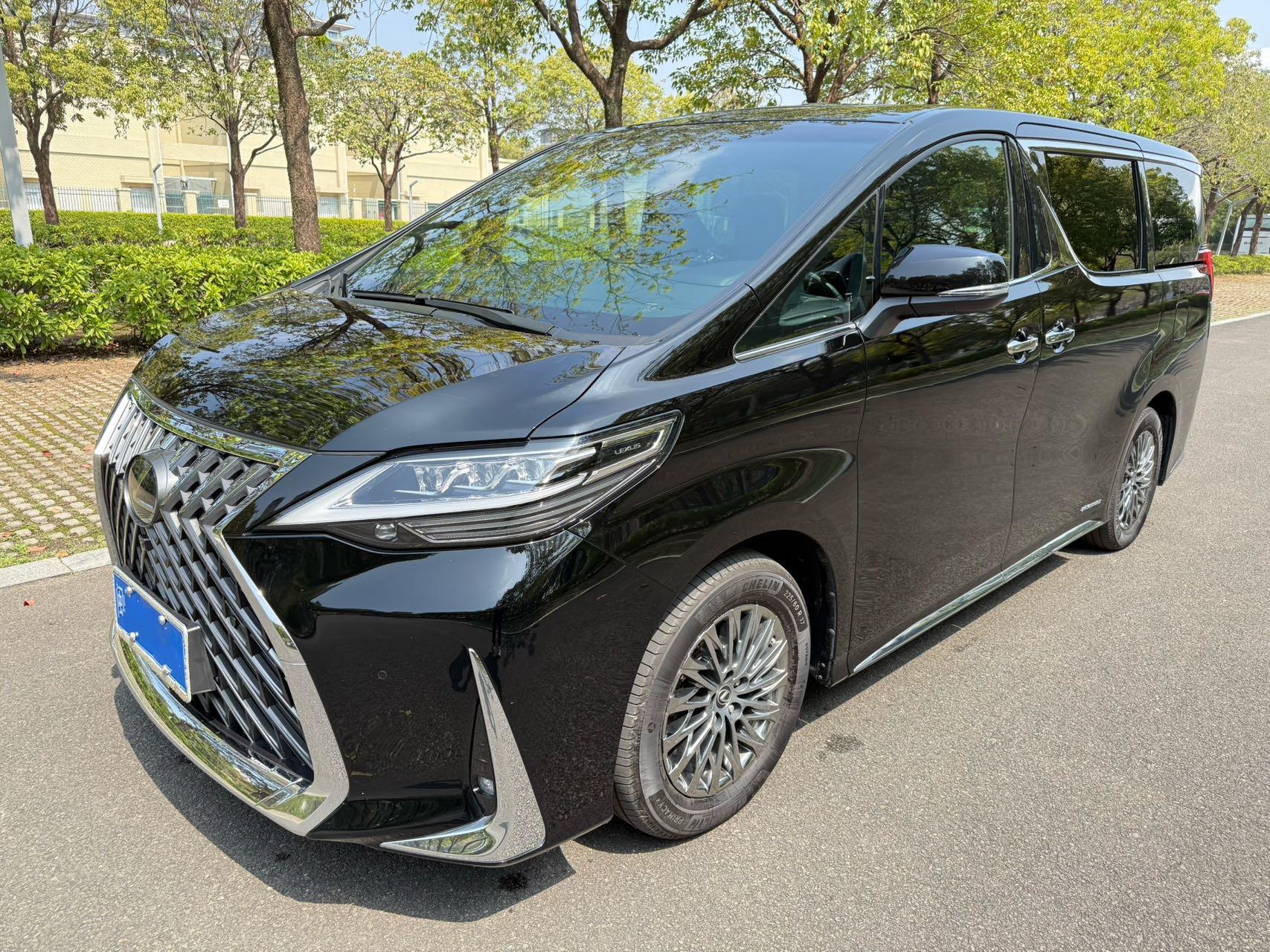 Lexus LM 2020 300h Seven-seat Junya Edition