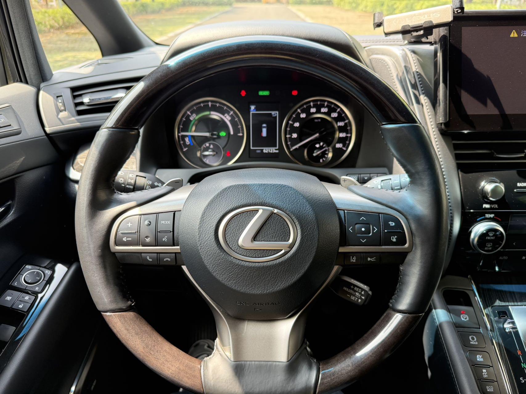 Lexus LM 2020 300h Seven-seat Junya Edition 12