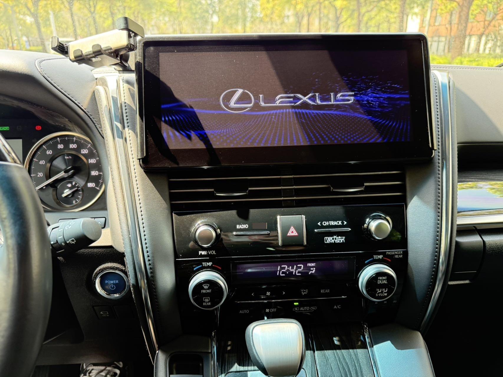 Lexus LM 2020 300h Seven-seat Junya Edition 13