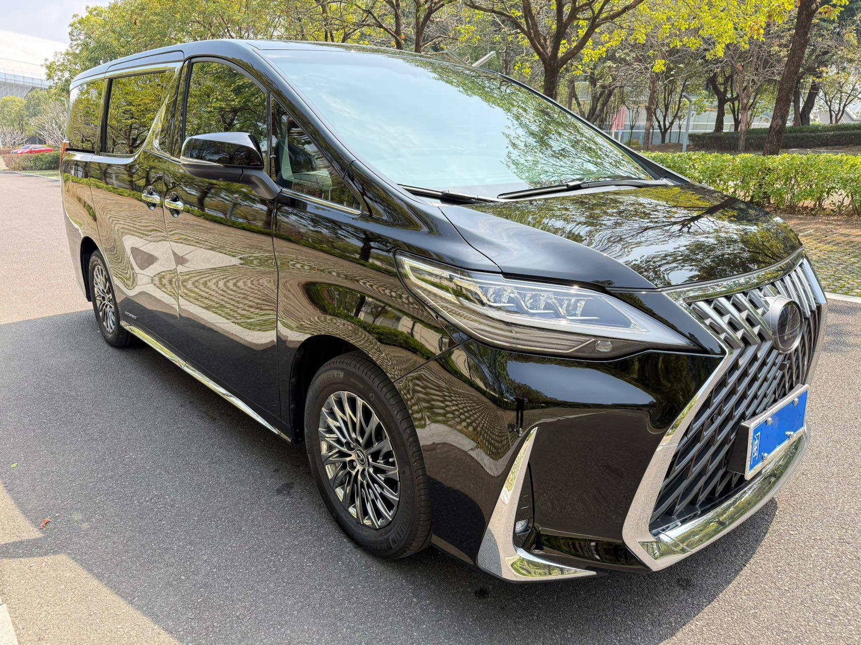 Lexus LM 2020 300h Seven-seat Junya Edition 3