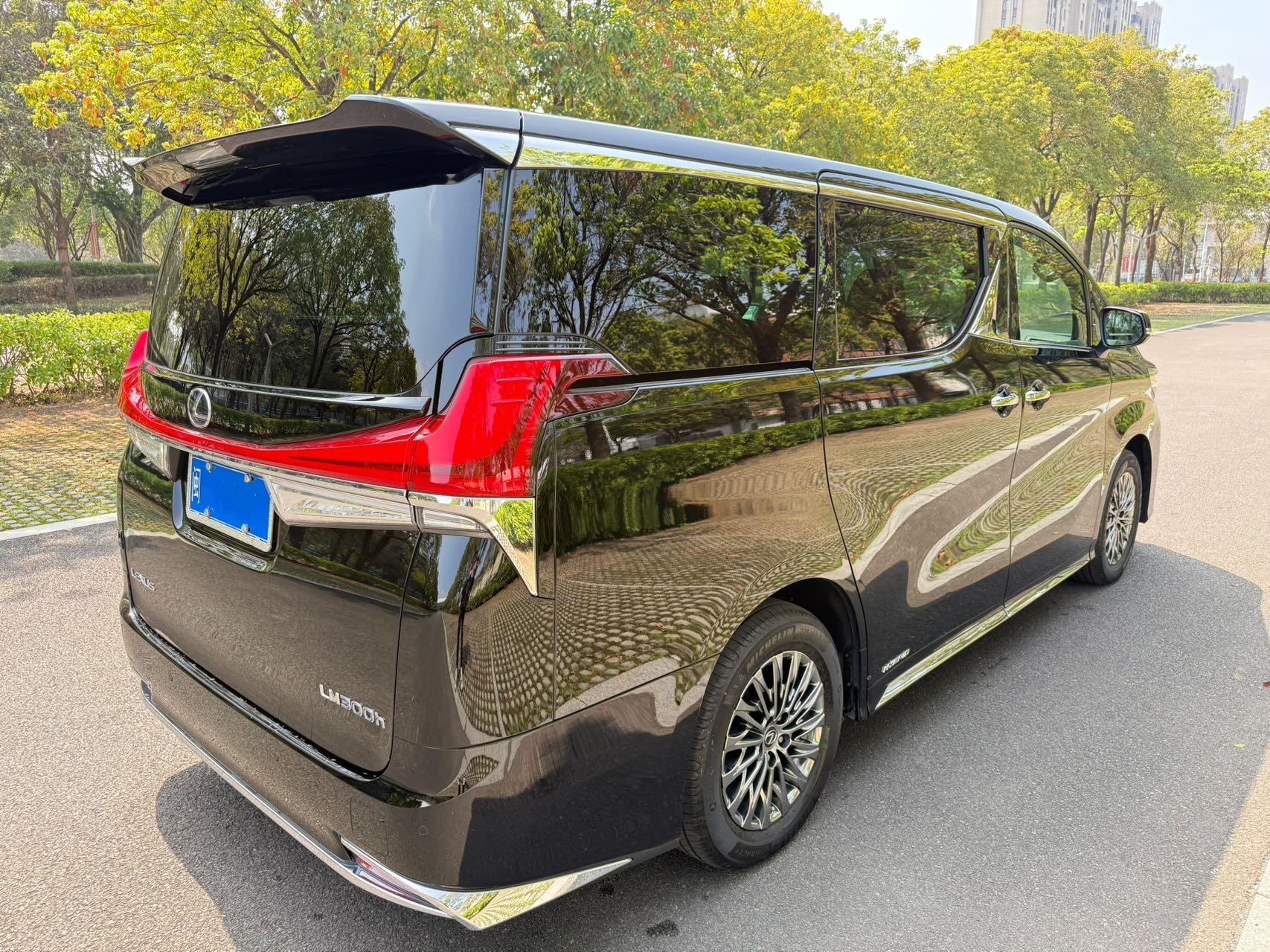 Lexus LM 2020 300h Seven-seat Junya Edition 5