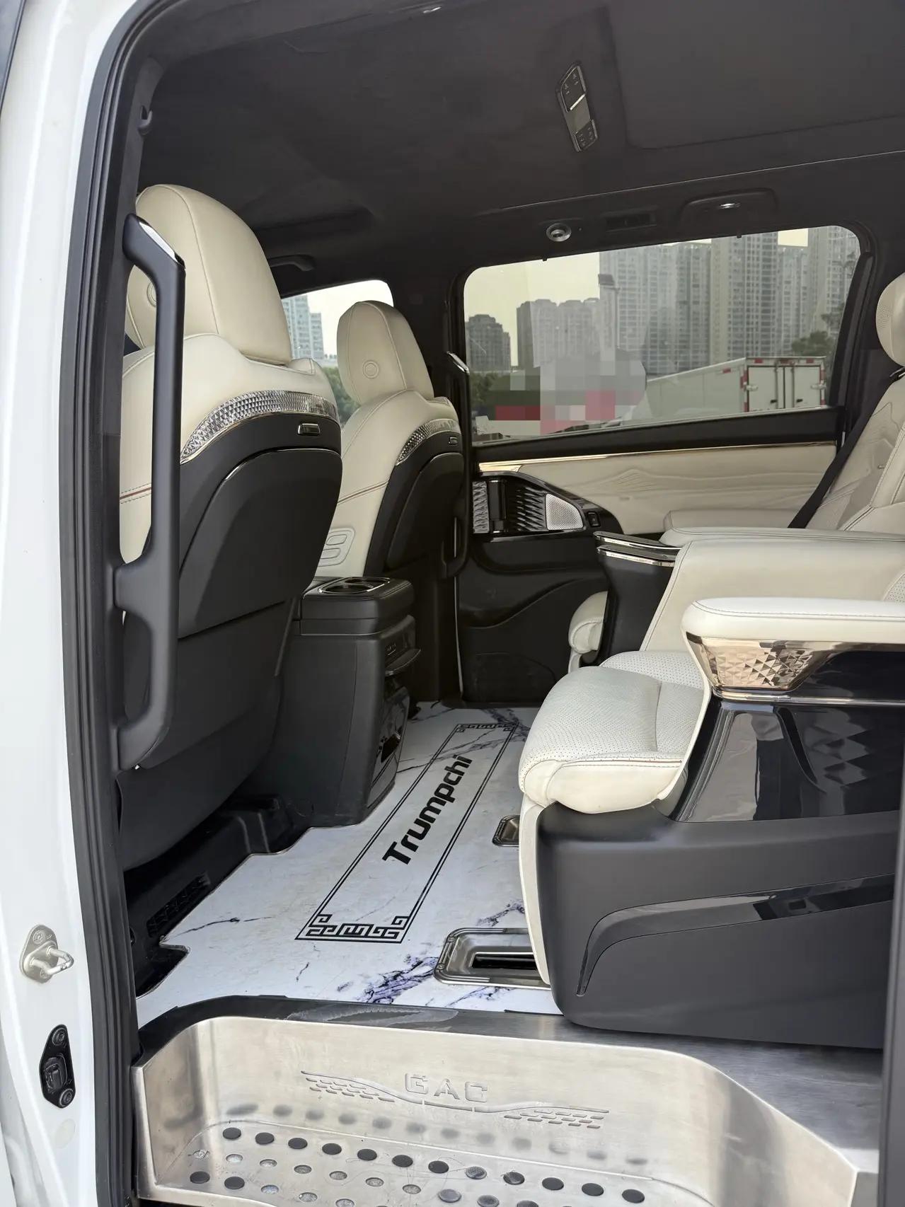 GAC Trumpchi 2023 M8 Dual-Engine 2.0T CVT Grandmaster Series Flagship Automatic 5