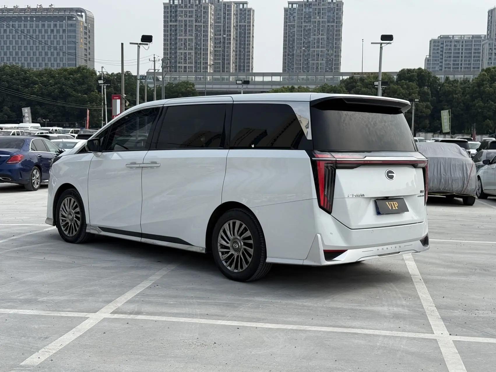GAC Trumpchi 2023 M8 Dual-Engine 2.0T CVT Grandmaster Series Flagship Automatic 7