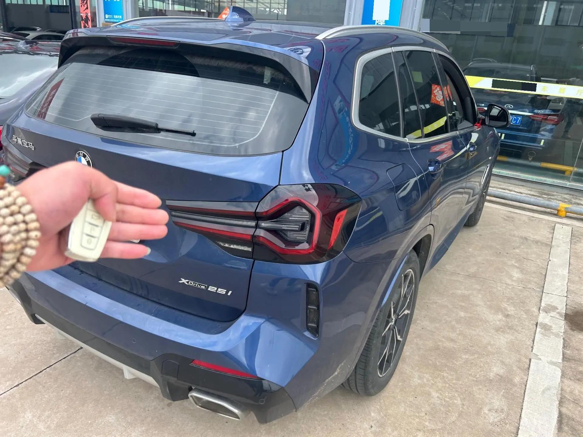 BMW X3 2022 xDrive25i M sports suit 6