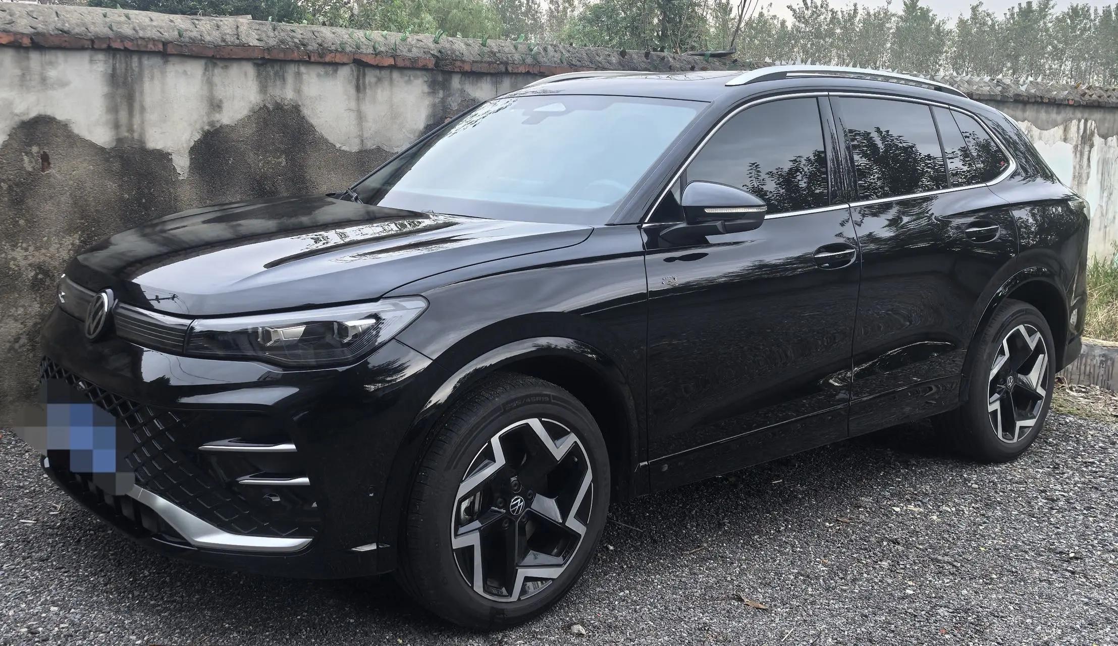 Volkswagen 2025 Tiguan L PRO 2.0TSI 380TSI Two-Drive R-Line Smart Collar Edition Automatic Gear