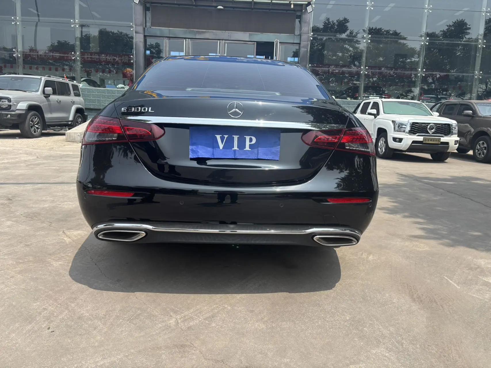 Mercedes Benz Class E 2023 E 260 L 8