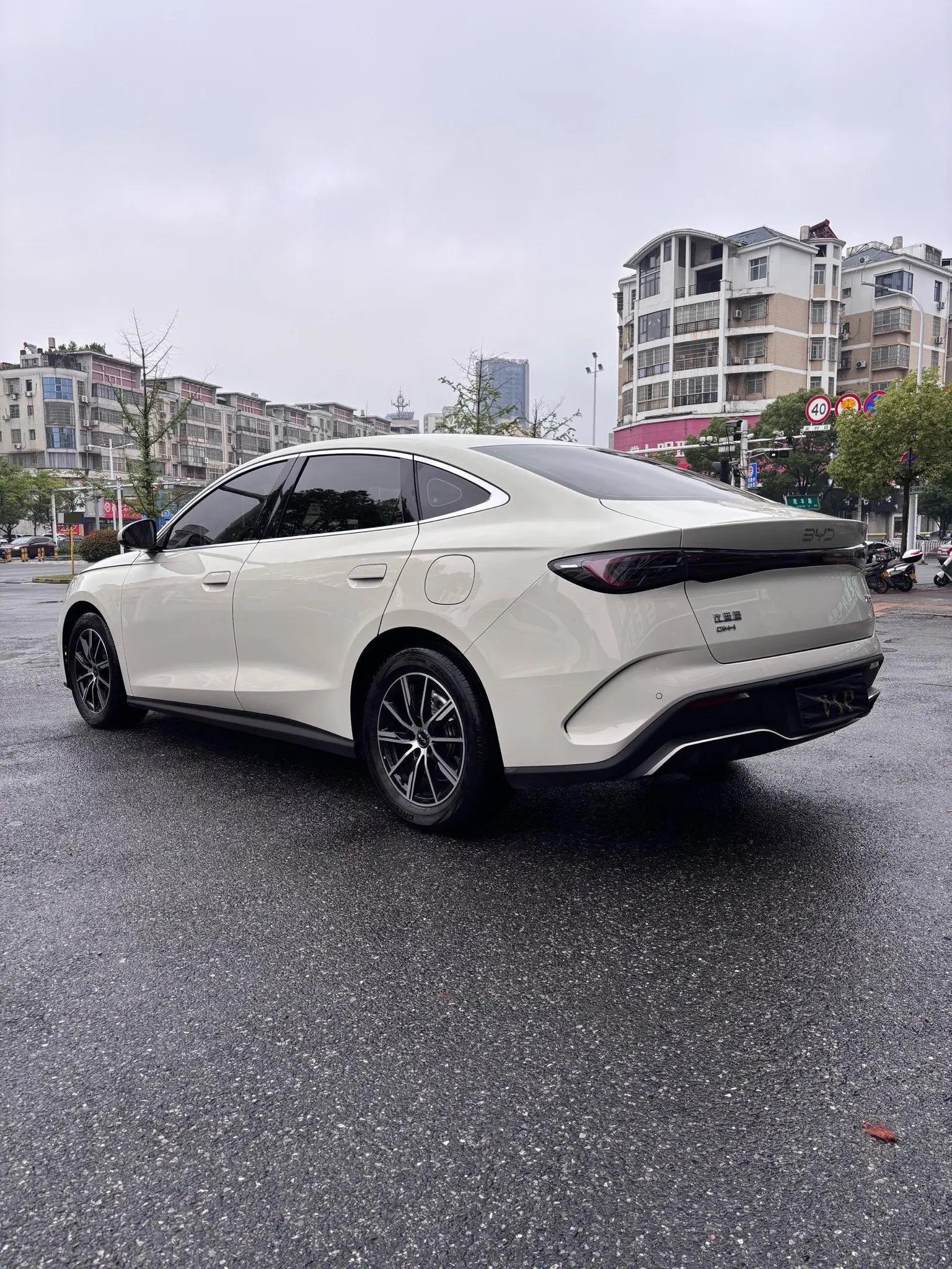 Seal 06 DM-i 2024 Model DM-i 80km Luxury Version 7