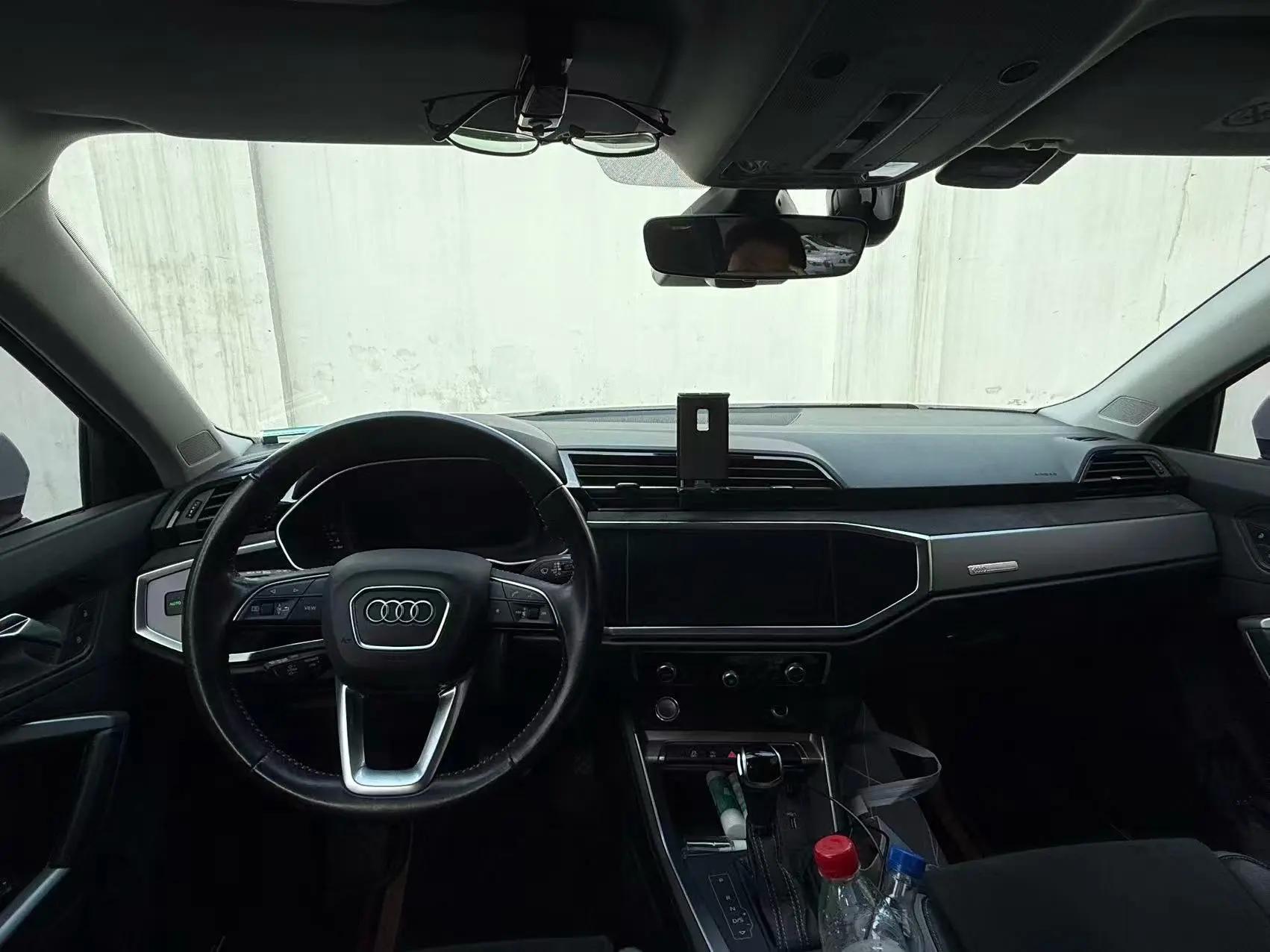 Audi Q3 2021 35 TFSI Enjoys Life Edition 4