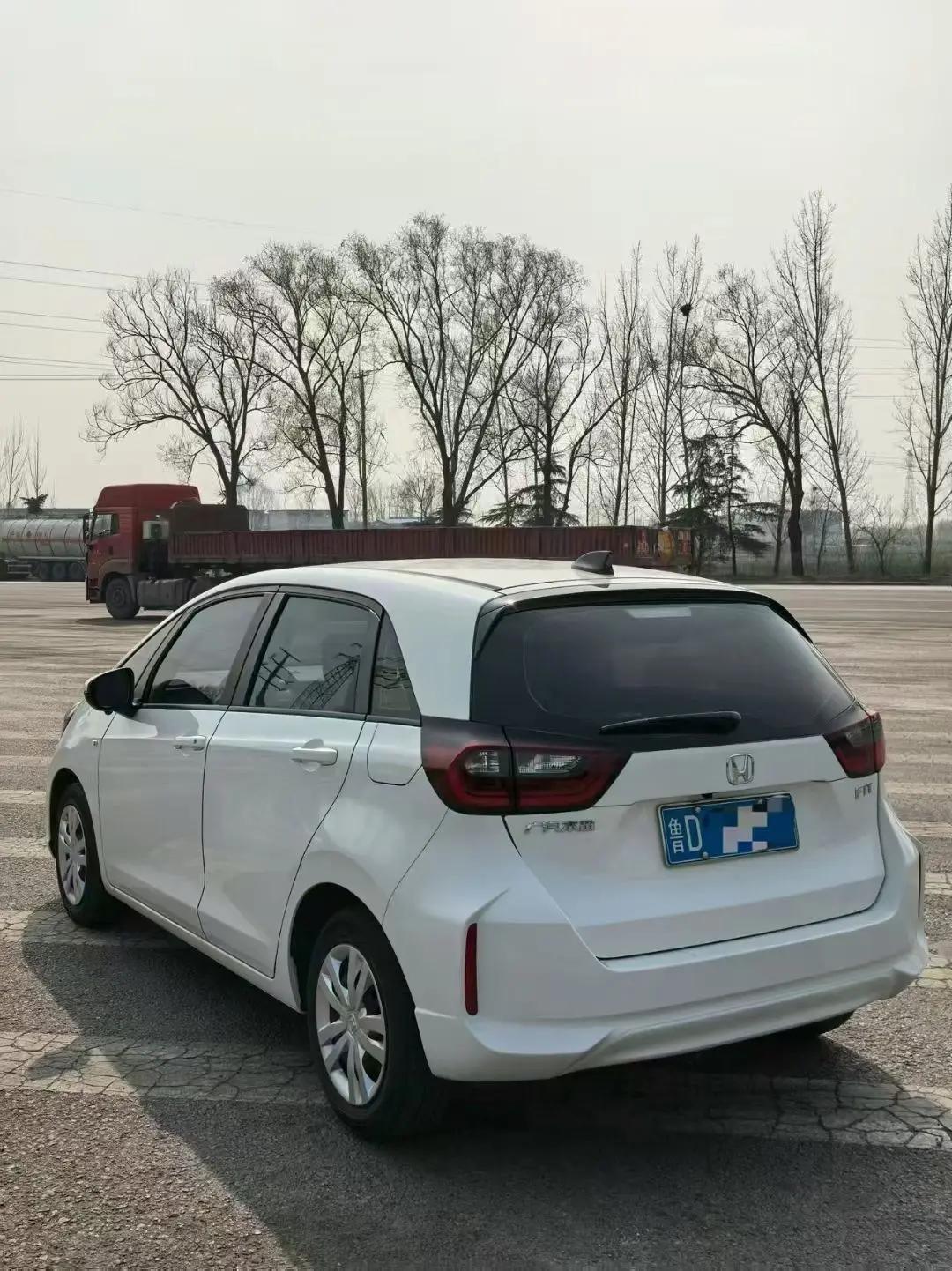 Fit 2021 1.5L CVT Trendy Edition 4