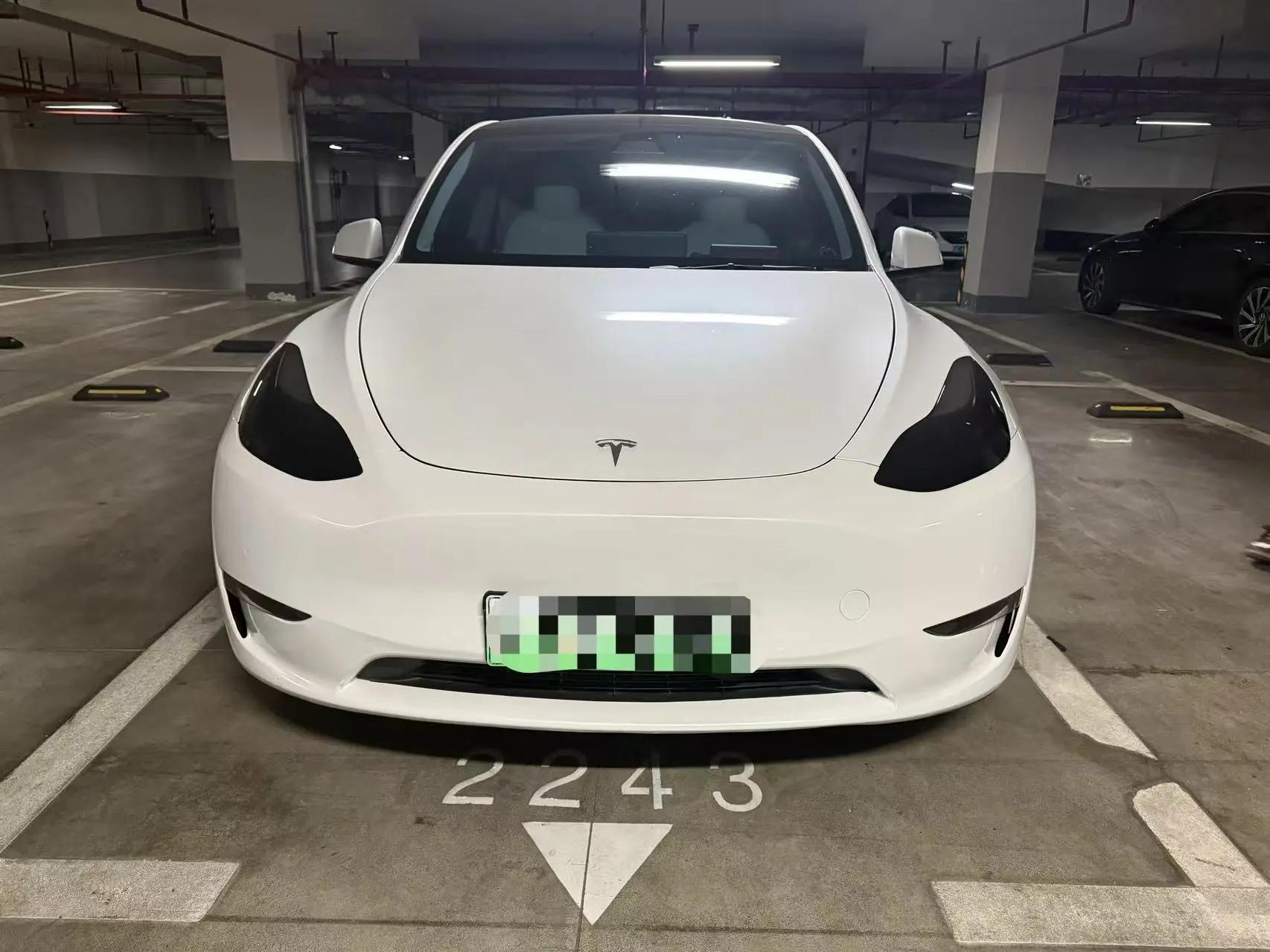 Model Y 2022 Performance High Performance All Wheel Drive 2