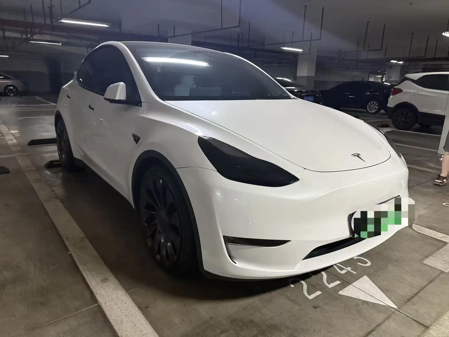Model Y 2022 Performance High Performance All Wheel Drive 3