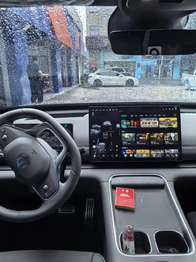 Leapmotor 2026 D 19 500 Zhizun Edition 6-seat Automatic Gear 3