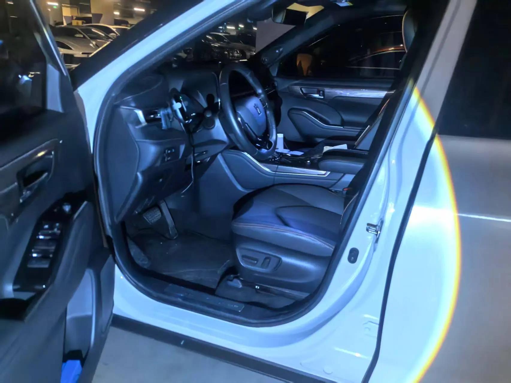 Toyota 2024 Crown Land Release 2.0T Four-wheel Drive Auto Gear 2