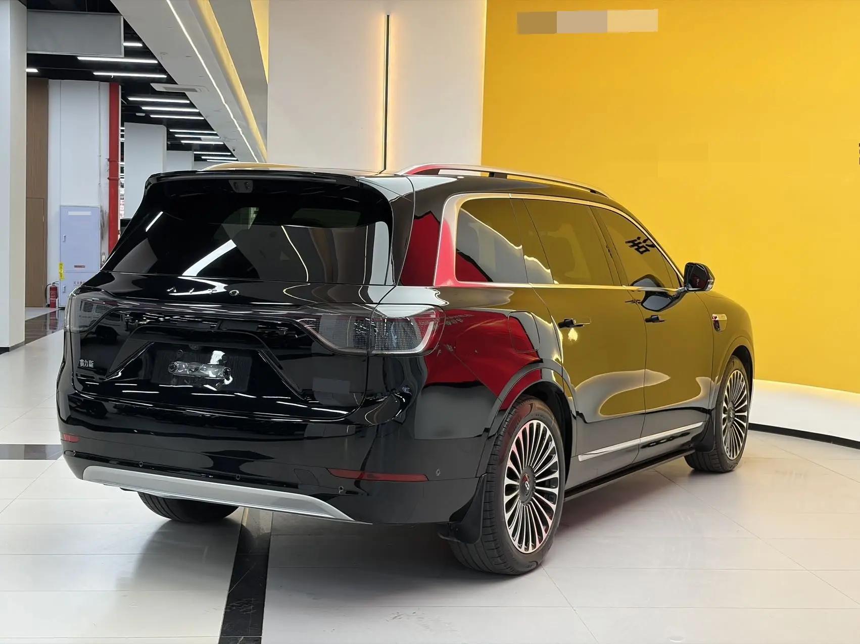 AITO 2025 Model AITO M9 Range-Extended Ultra Version 52kWh 6-Seater Automatic 4