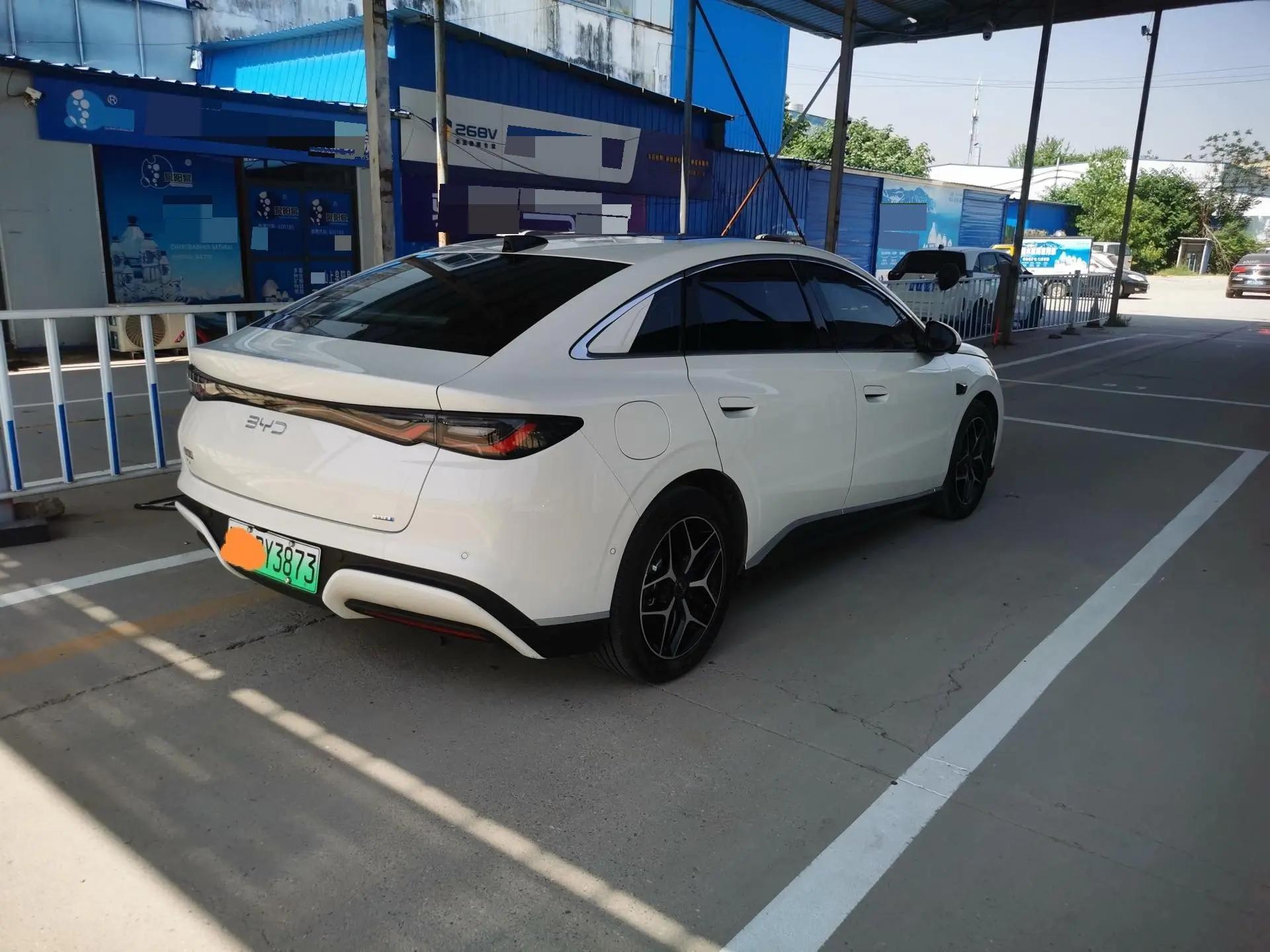 BYD 2025 Qin L EV 545KM Exceed automatic gear 3