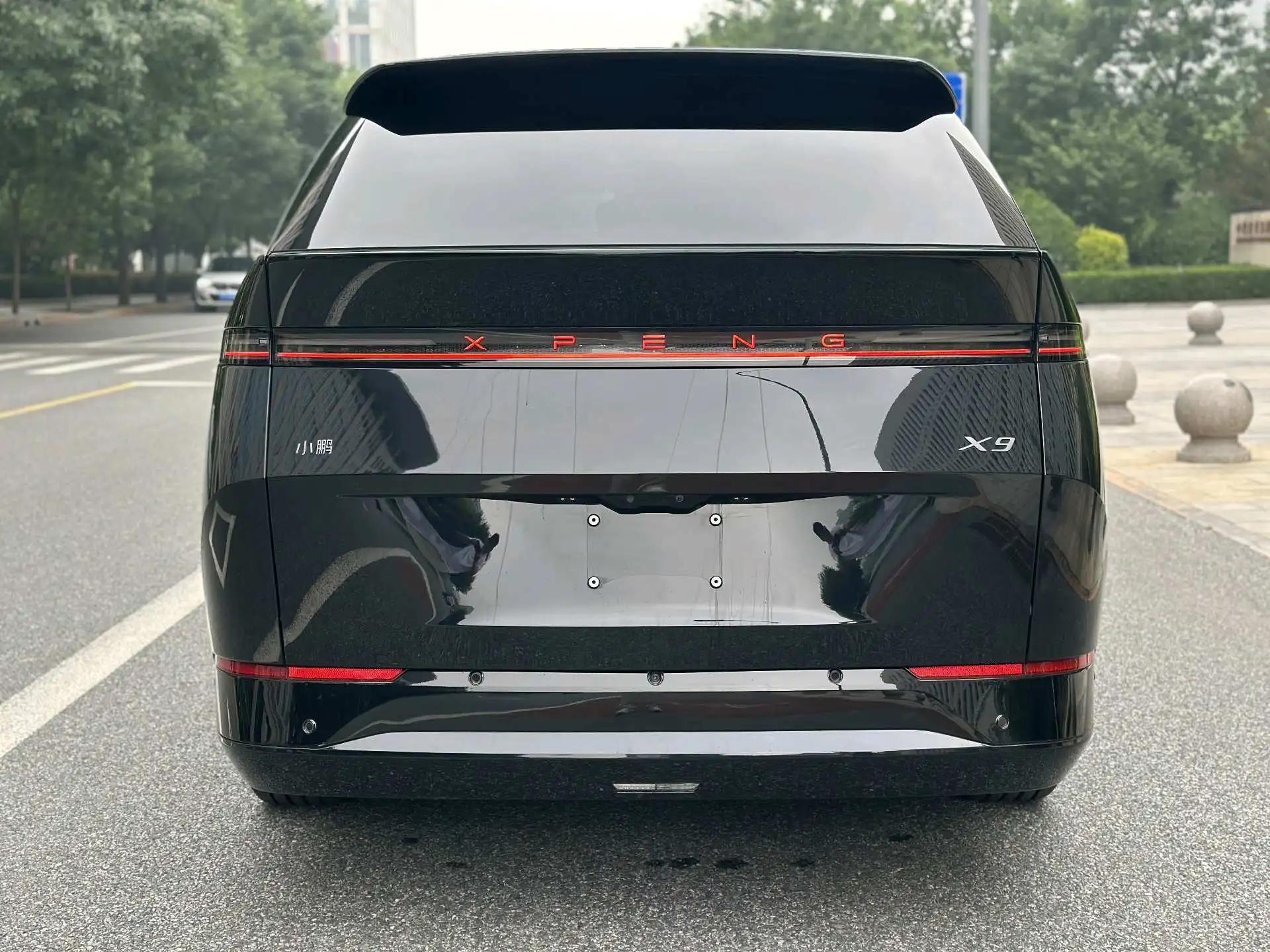 Xpeng 2025 X9 740 Ultra-Long Range Max Automatic 3