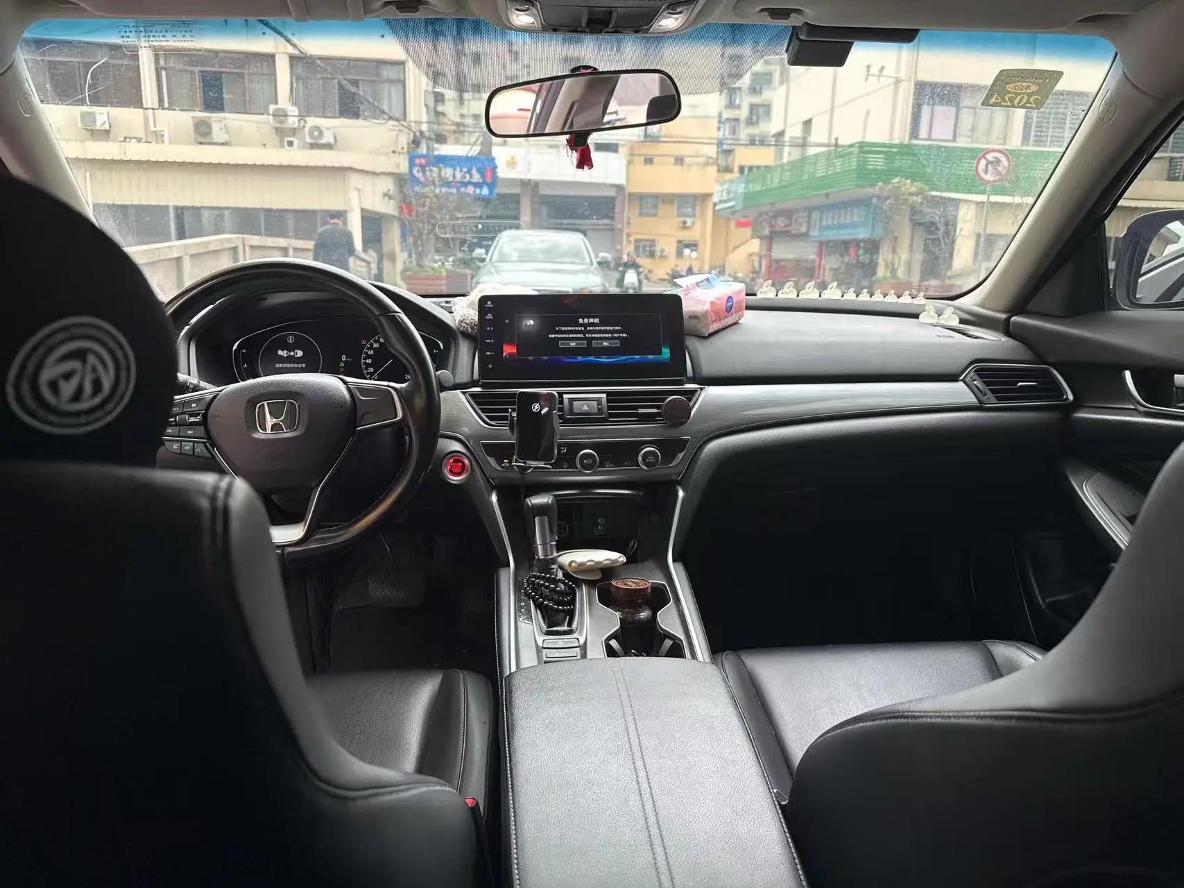 Accord 2022 260TURBO Deluxe Edition 2