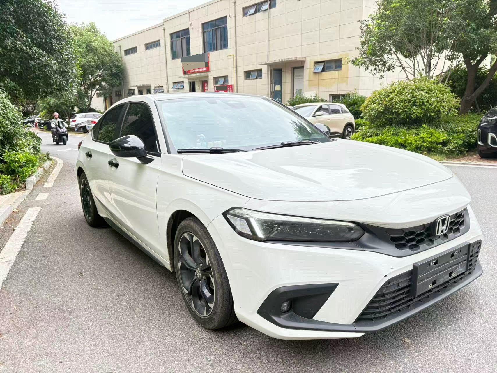 Civic 2023 HATCHBACK 240TURBO CVT Low Edition 2