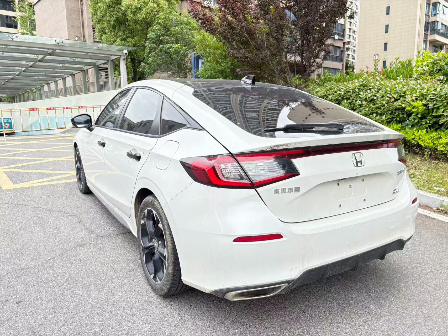 Civic 2023 HATCHBACK 240TURBO CVT Low Edition 3