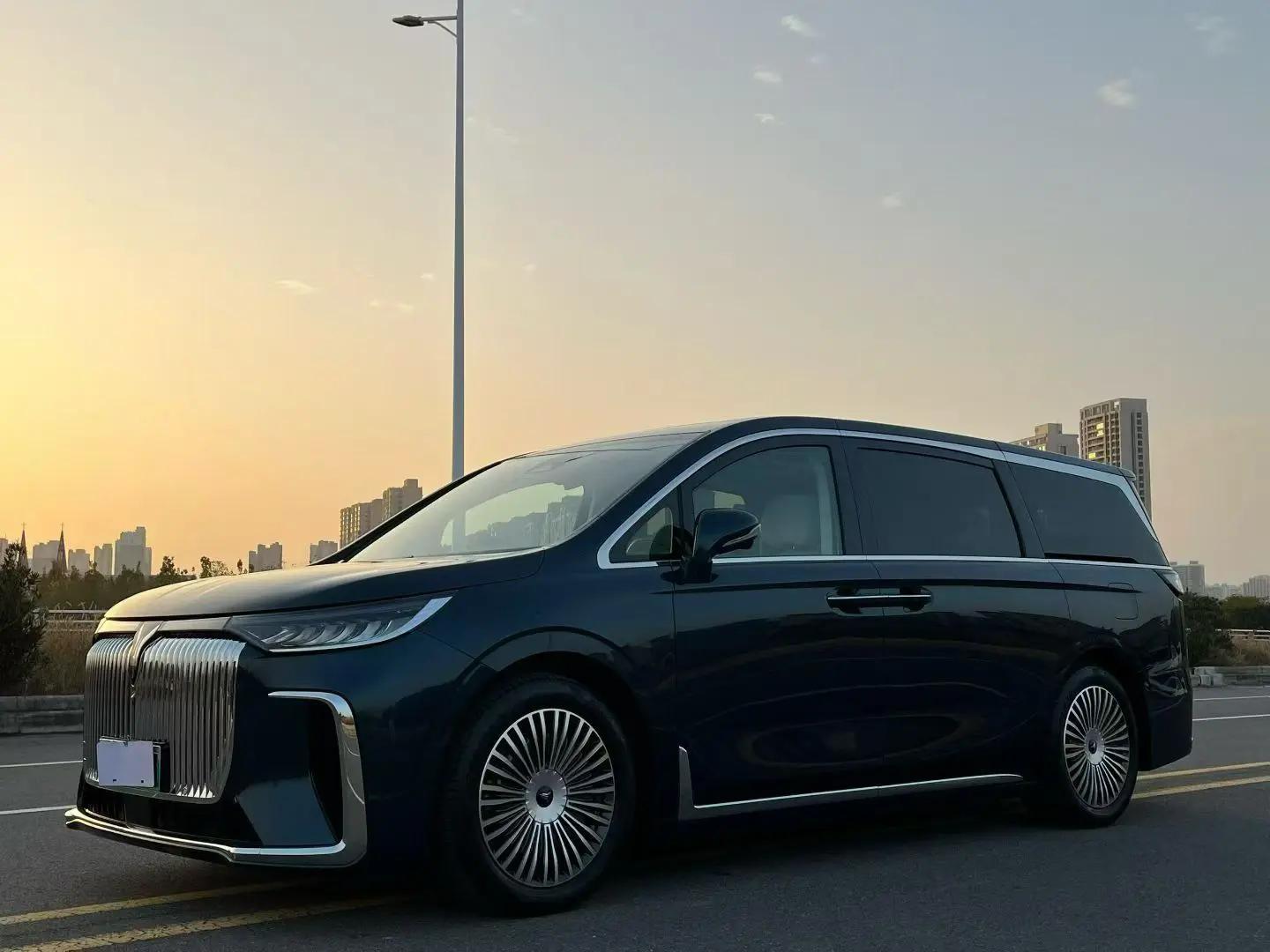 Voyah 2025 Model Dreamer PHEV 1.5T Four-Wheel-Drive Excellence鲲鹏 Edition Automatic