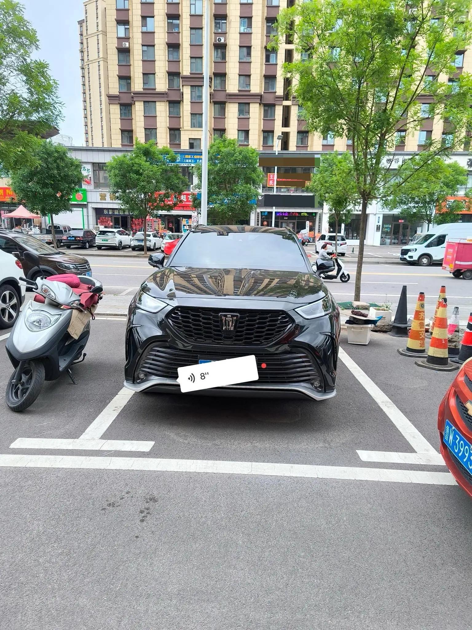Toyota 2026 Crown Land Release HEV 2.5 Stepless Two-Drive Deluxe Automatic Gear 6