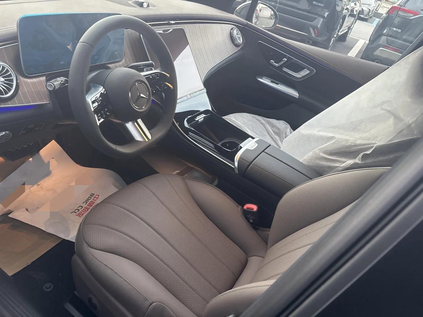 Mercedes Benz 2025 EQE 500 4MATIC EQE 500 4MATIC Pioneer Edition Automatic Gear 3