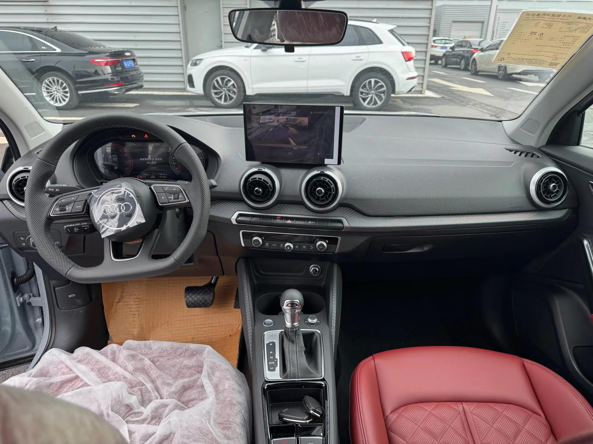 奥迪 2025款 Q2L 1.5TFSI 35TFSI 时尚动感型 自动挡 6