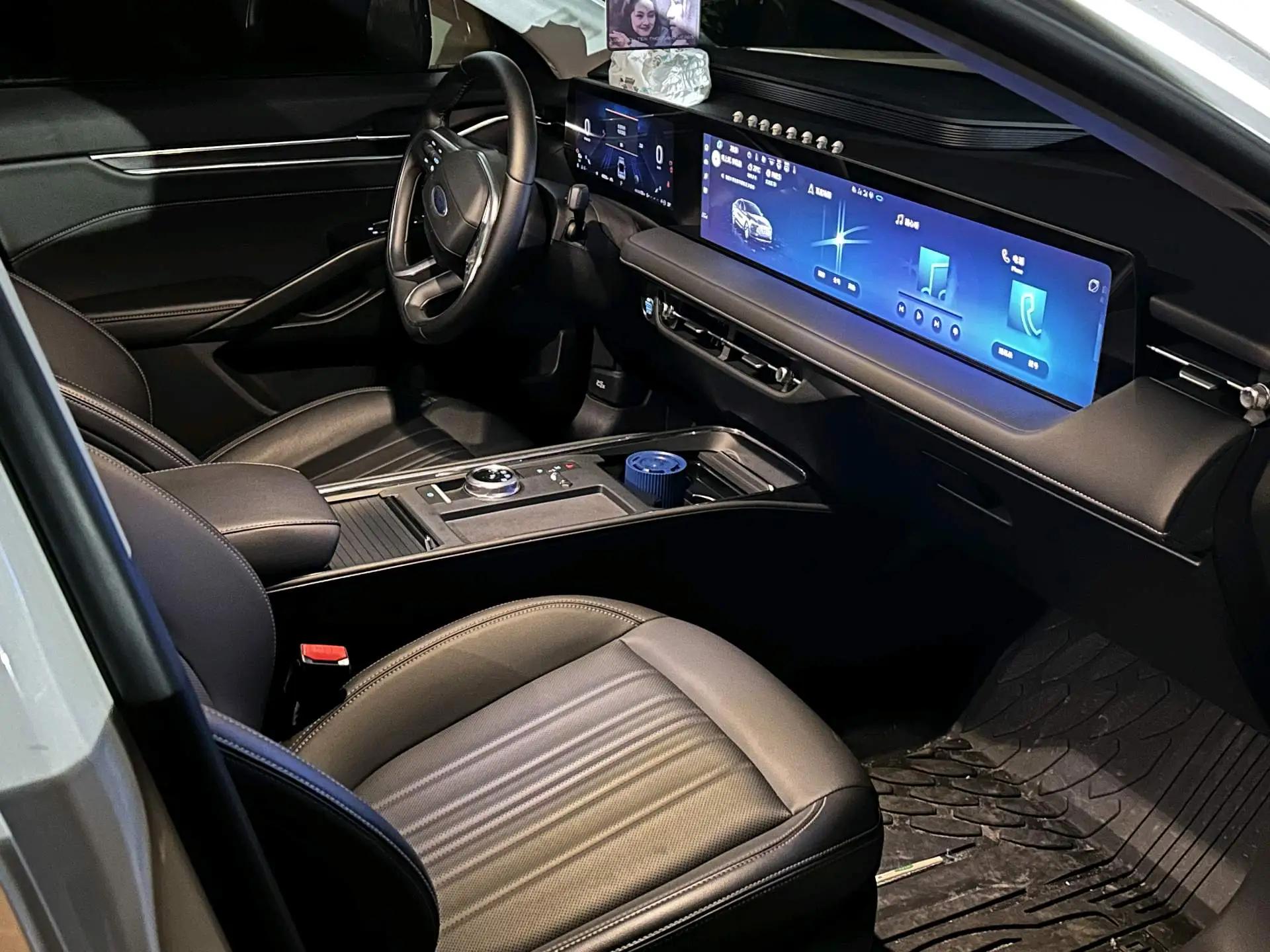 Ford 2025 Mondeo 2.0T EcoBoost Luxury Automatic 2
