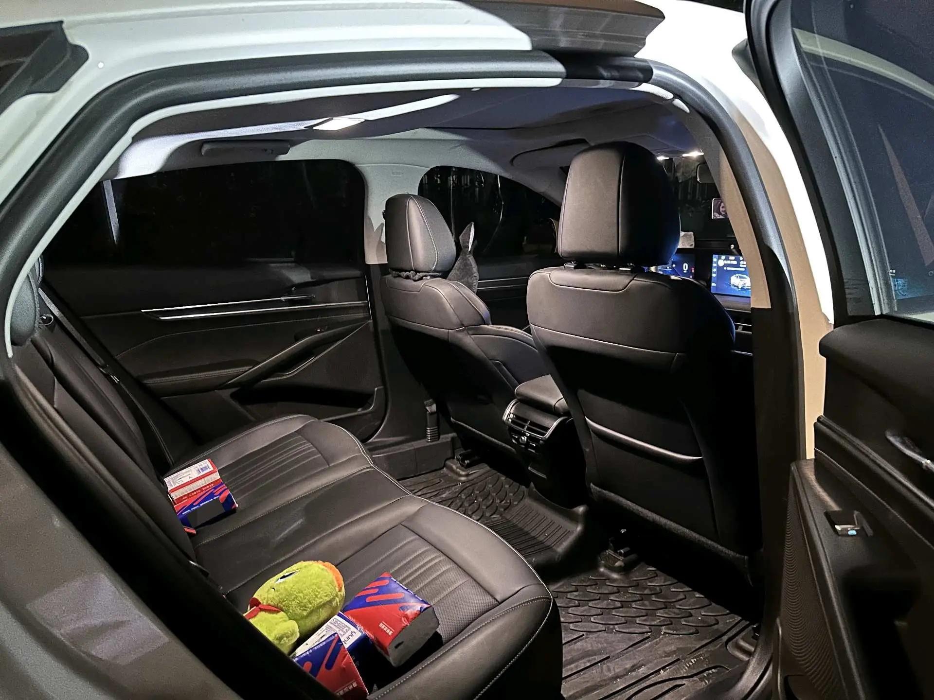 Ford 2025 Mondeo 2.0T EcoBoost Luxury Automatic 3
