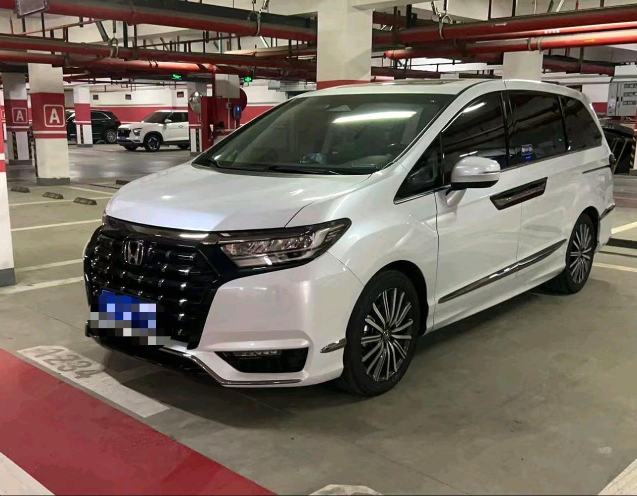 Honda 2024 Elysion e:HEV 2.0 CVT Luxury Edition Automatic