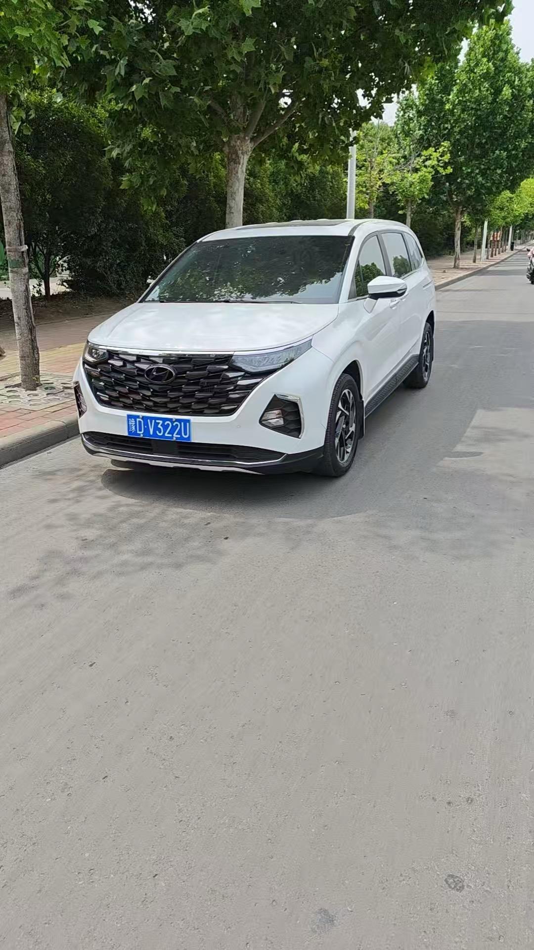 Custin 2021 270TGDi Prestige LUX