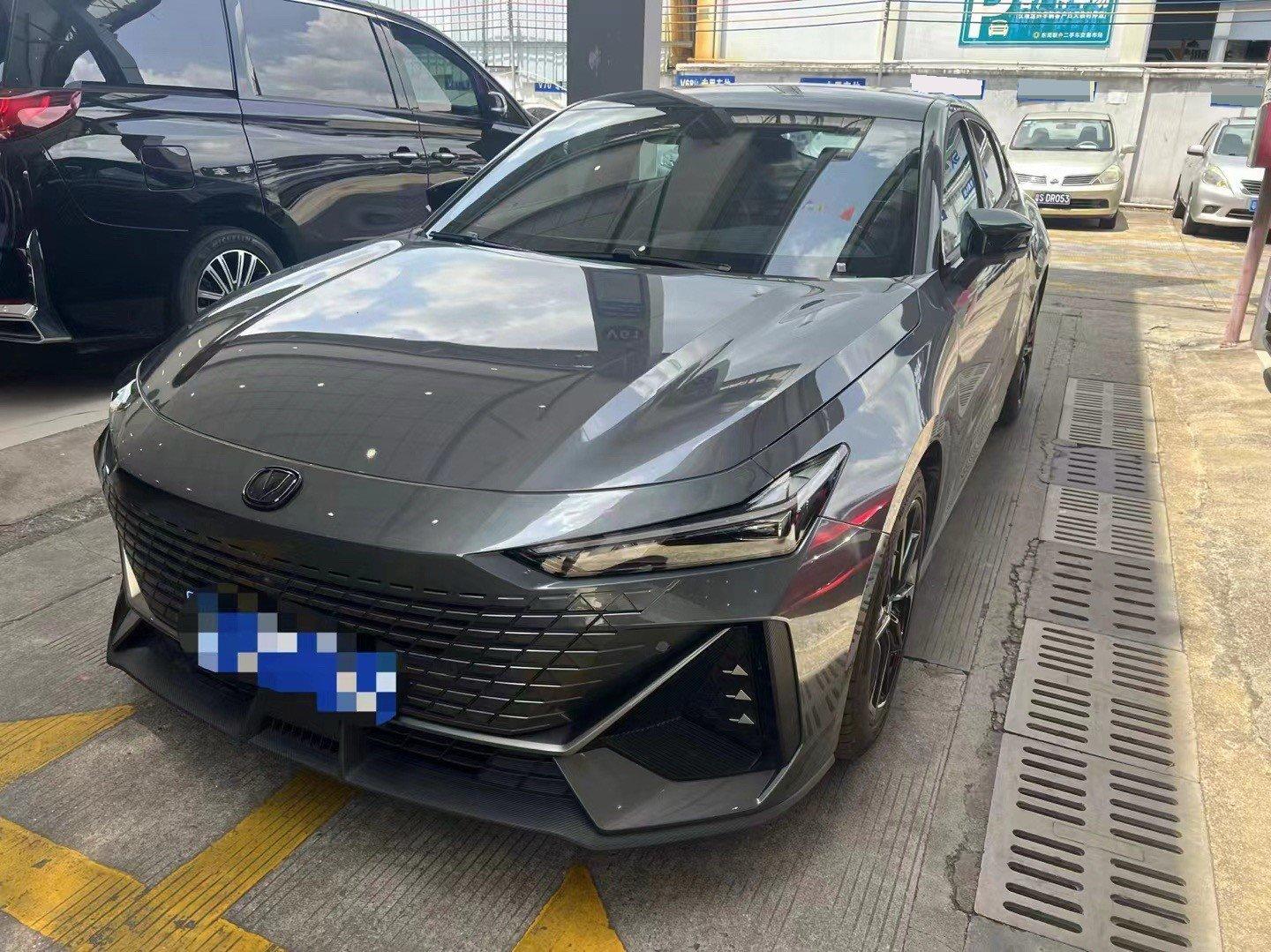 ChangAn 2023 UNI-V 1.5T Prestige Automatic