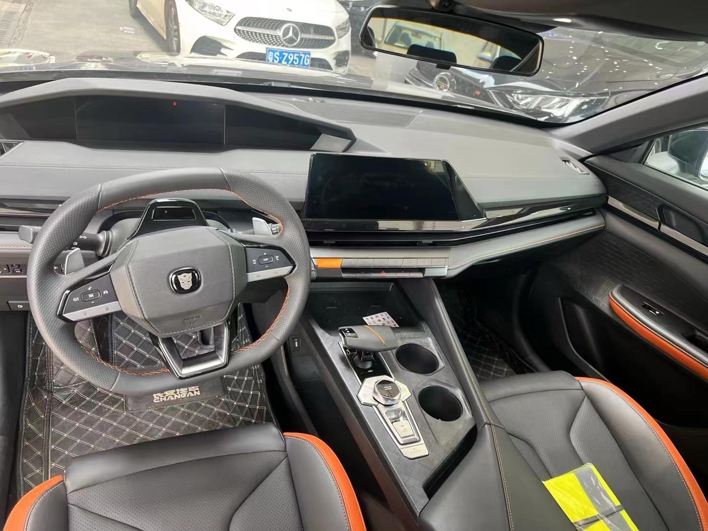 ChangAn 2023 UNI-V 1.5T Prestige Automatic 5