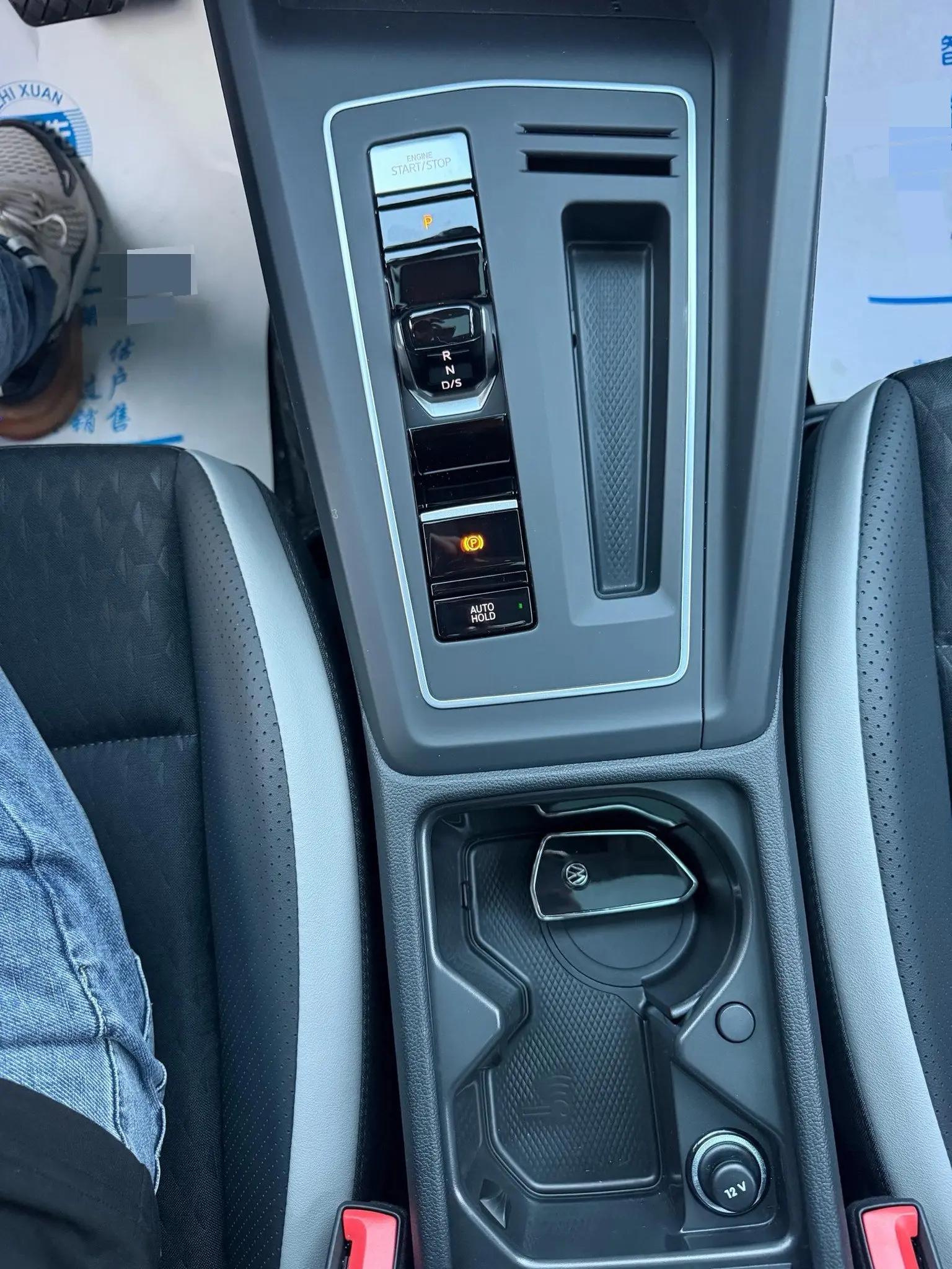 Volkswagen 2025 Golf 8 PRO 1.5TSI 300TSI Automatic 15