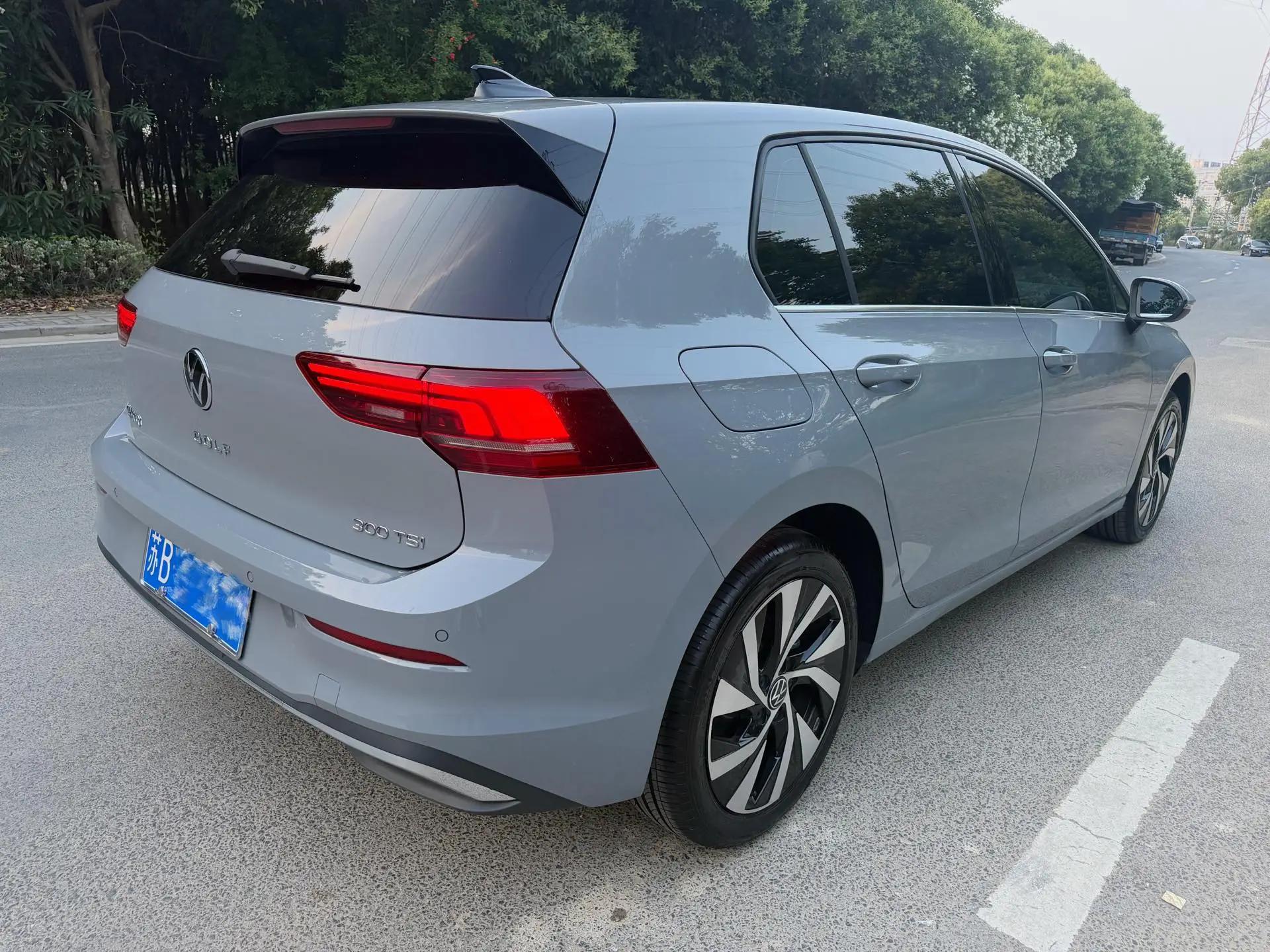 Volkswagen 2025 Golf 8 PRO 1.5TSI 300TSI Automatic 3